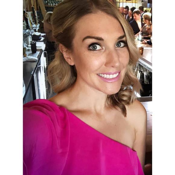 Meet your Posher, Laura - Picture 1 of 1